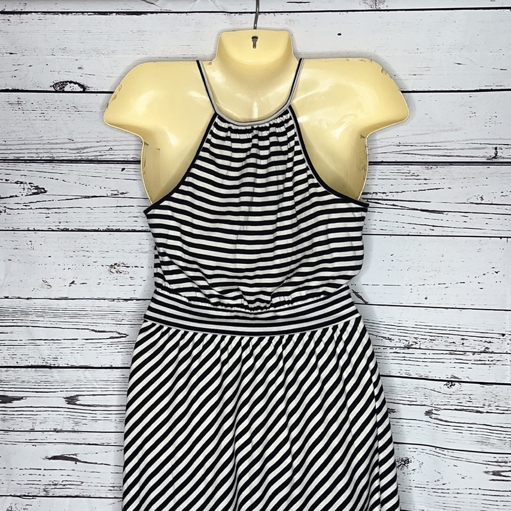 Elle NWT Size XS Black & White Stripe High Neckline Keyhole Fit & Flare Dress - Picture 4 of 5